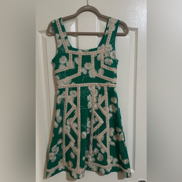Maeve Dresses & Skirts - Anthropologie Maeve Emma Dress Green Cream Textured. Size 4.